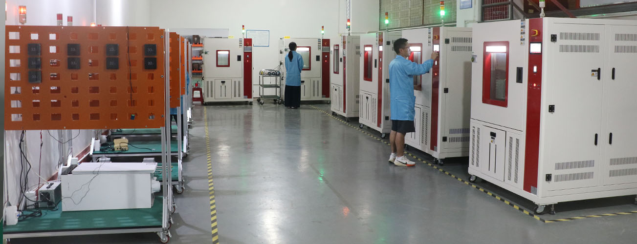 High and low temperature testing chamber for long-term aging